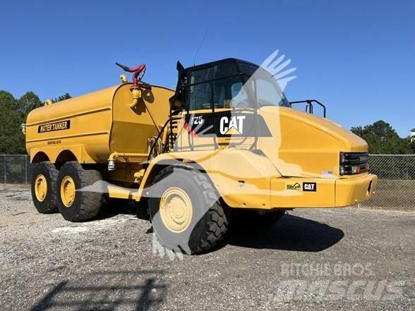 CAT 725 Vízszállító teherautók