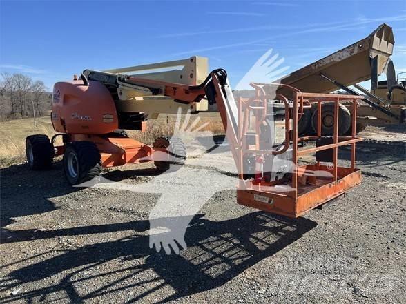 JLG 450AJ Karos emelők