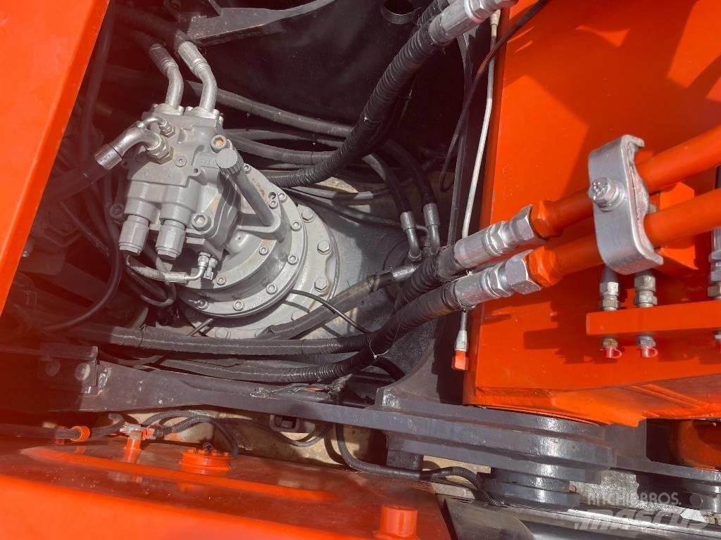 Hitachi ZX 200 Lánctalpas kotrók