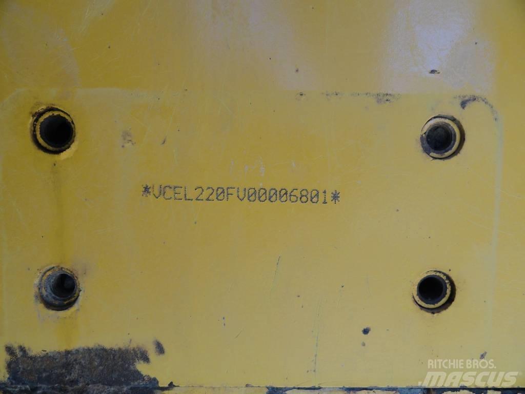 Volvo L 220 F Gumikerekes homlokrakodók
