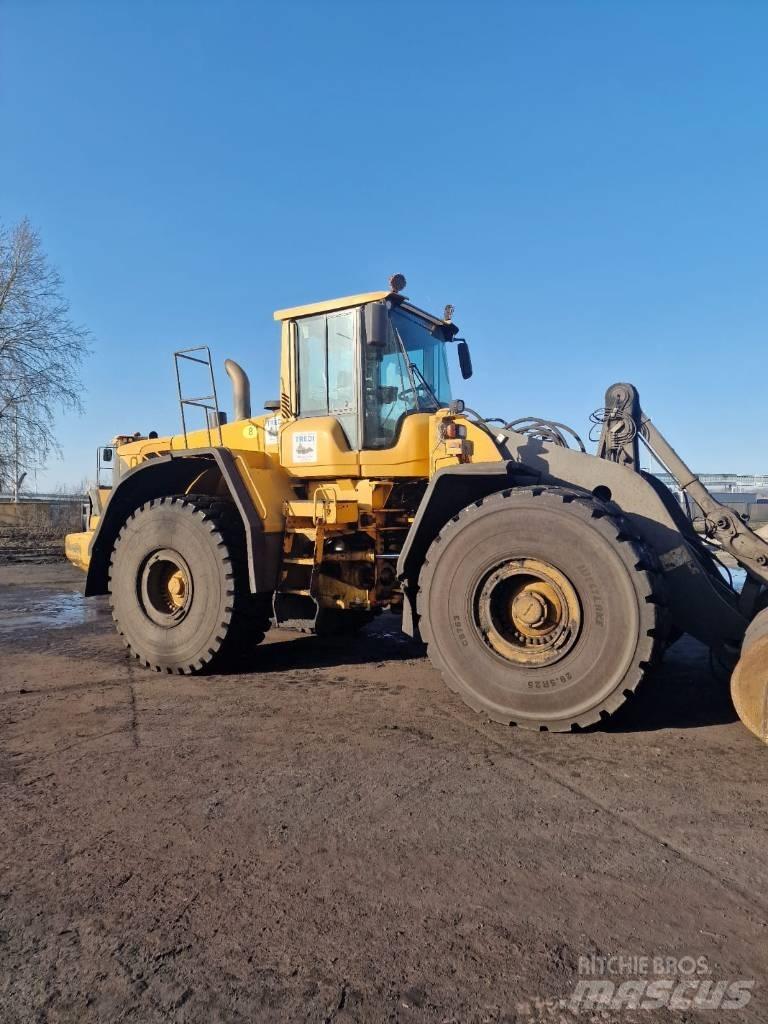 Volvo L 220 F Gumikerekes homlokrakodók