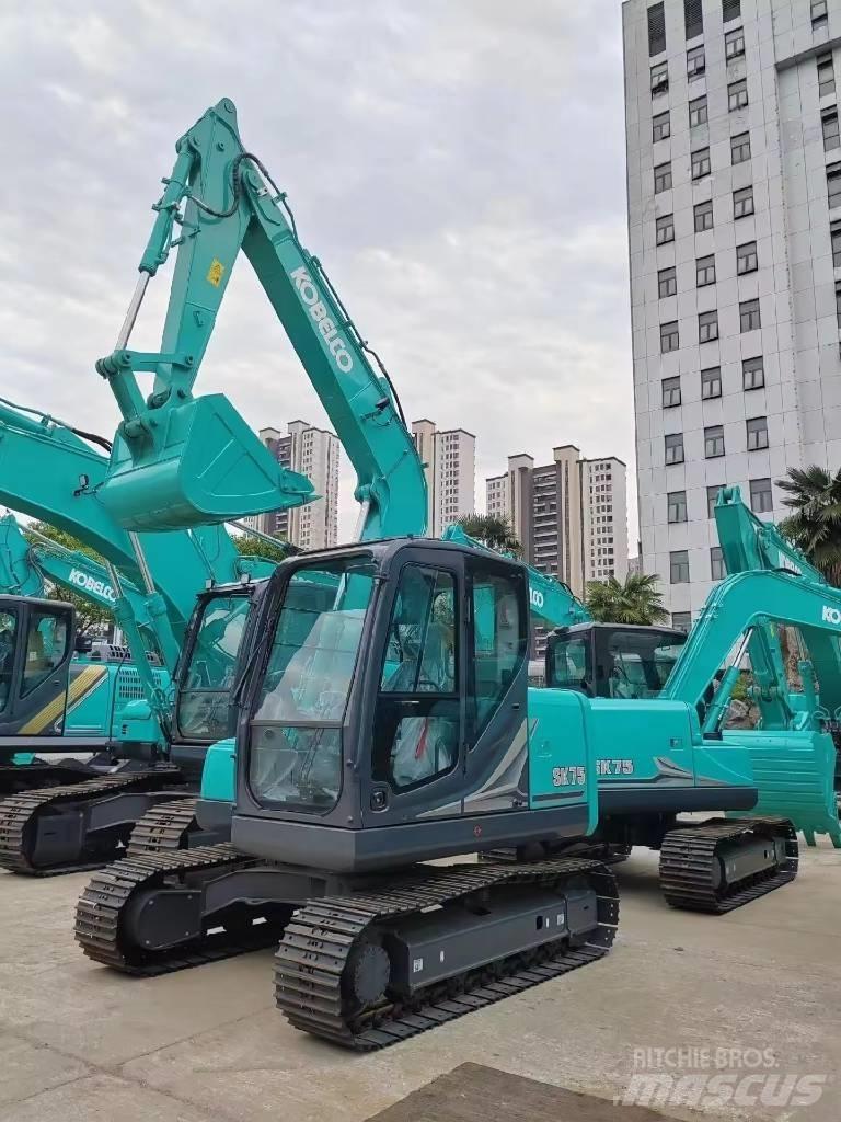 Kobelco SK 75 Közepes (midi) kotrók 7 t - 12 t