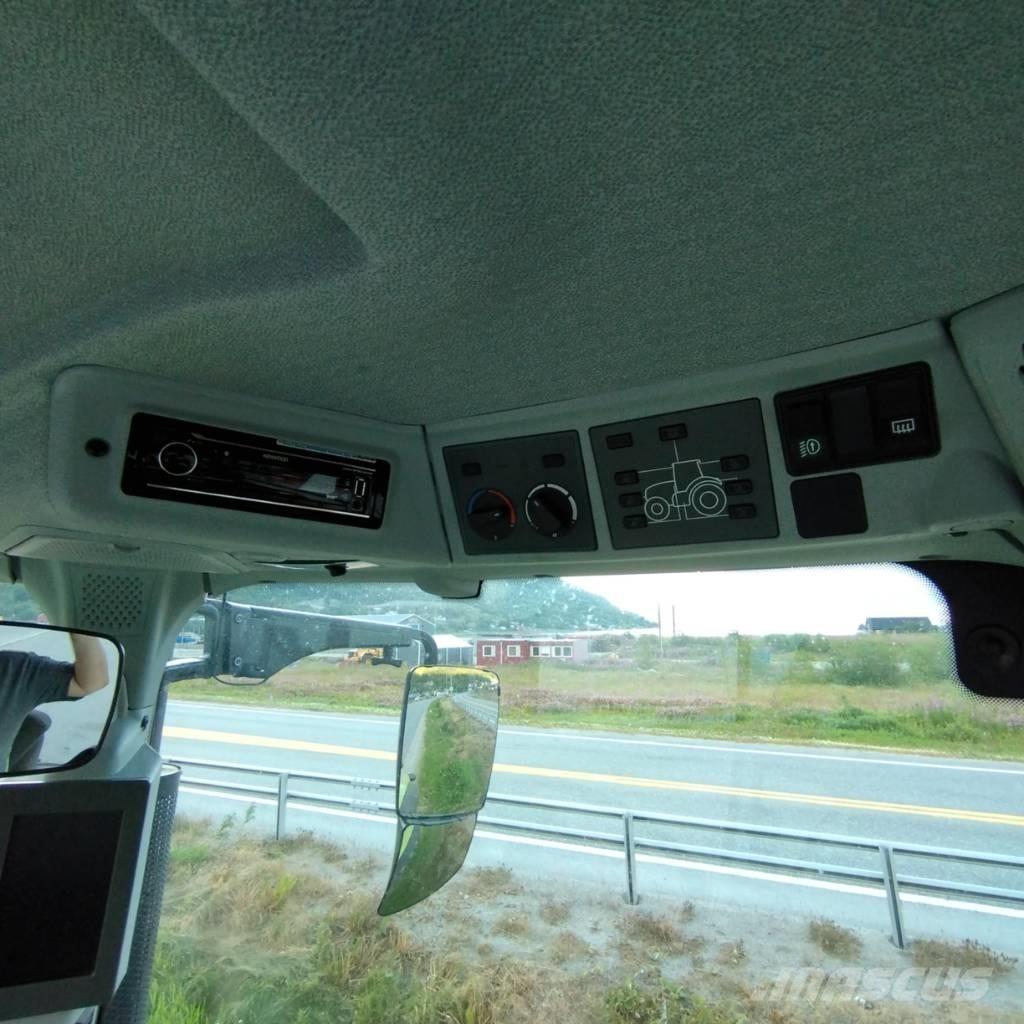CLAAS Axion 830 Traktorok