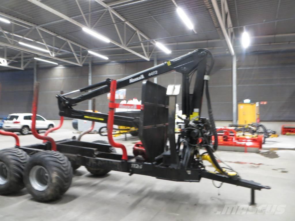 Nokka 4472 + MV1124 Erdészeti pótkocsik