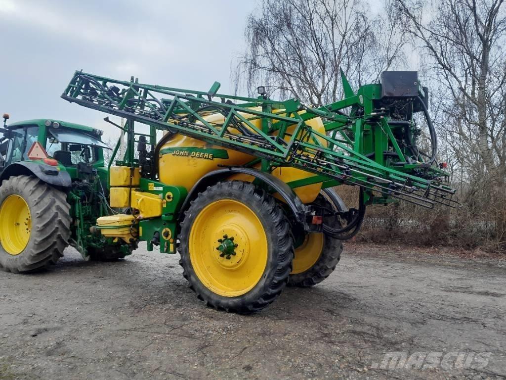 John Deere 840 Vontatott trágyaszórók