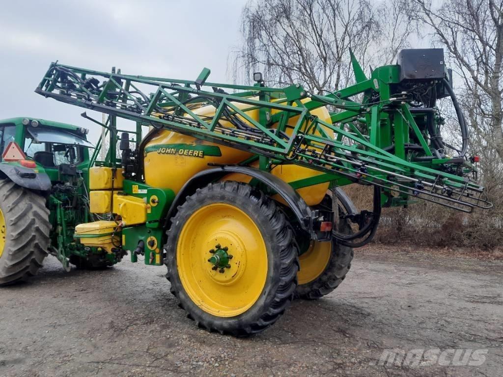 John Deere 840 Vontatott trágyaszórók