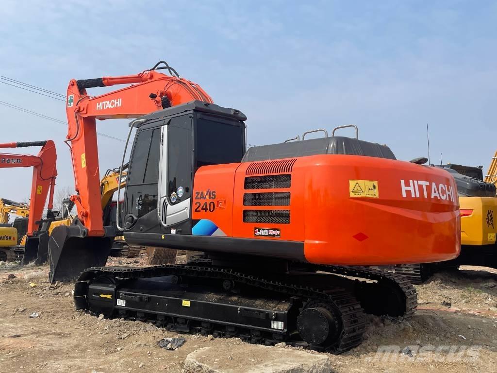 Hitachi ZX 240 Lánctalpas kotrók