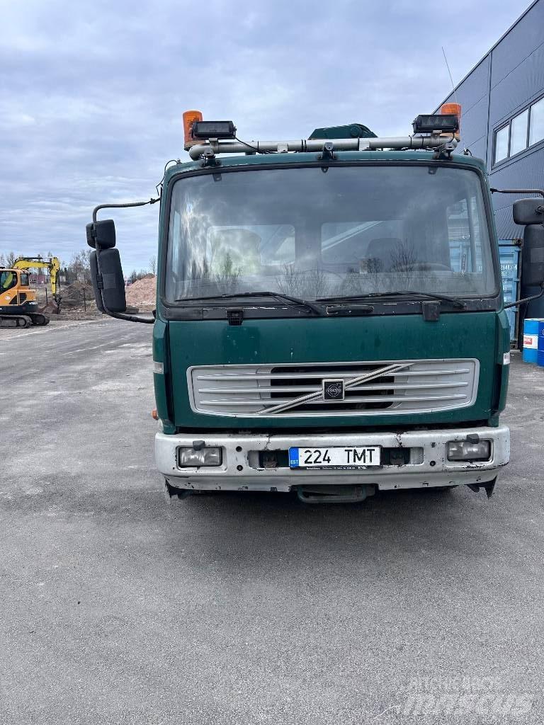 Volvo FL 6 Platós/Csörlős teherautók