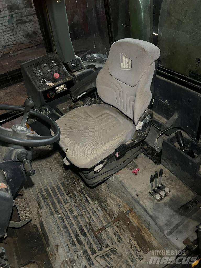 JCB 714 Poranyag tartályos