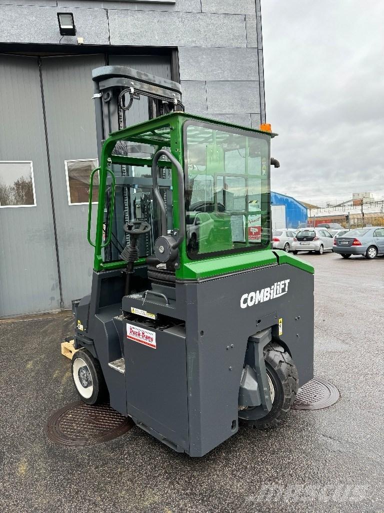Combilift CBE4000 Tolóoszlopos négyutas targonca