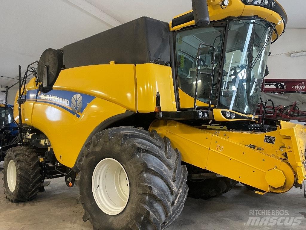 New Holland CX7.80 Kombájnok