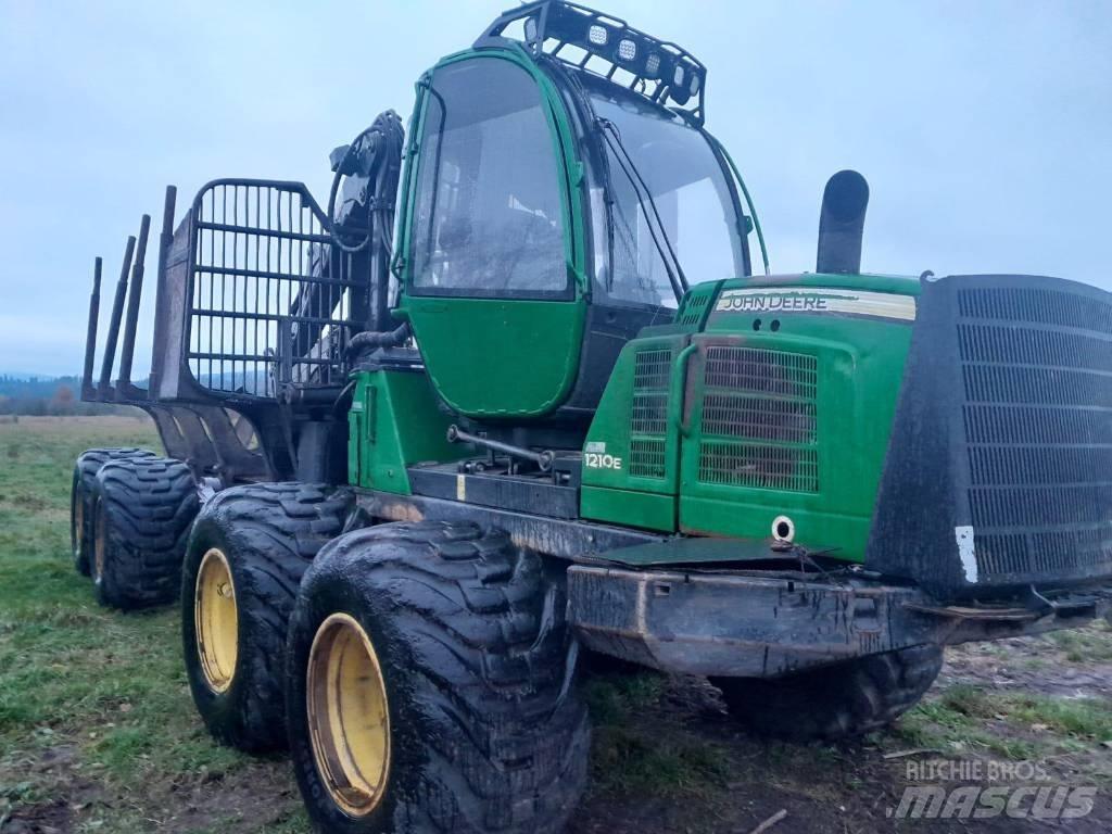 John Deere 1210 E Kihordók