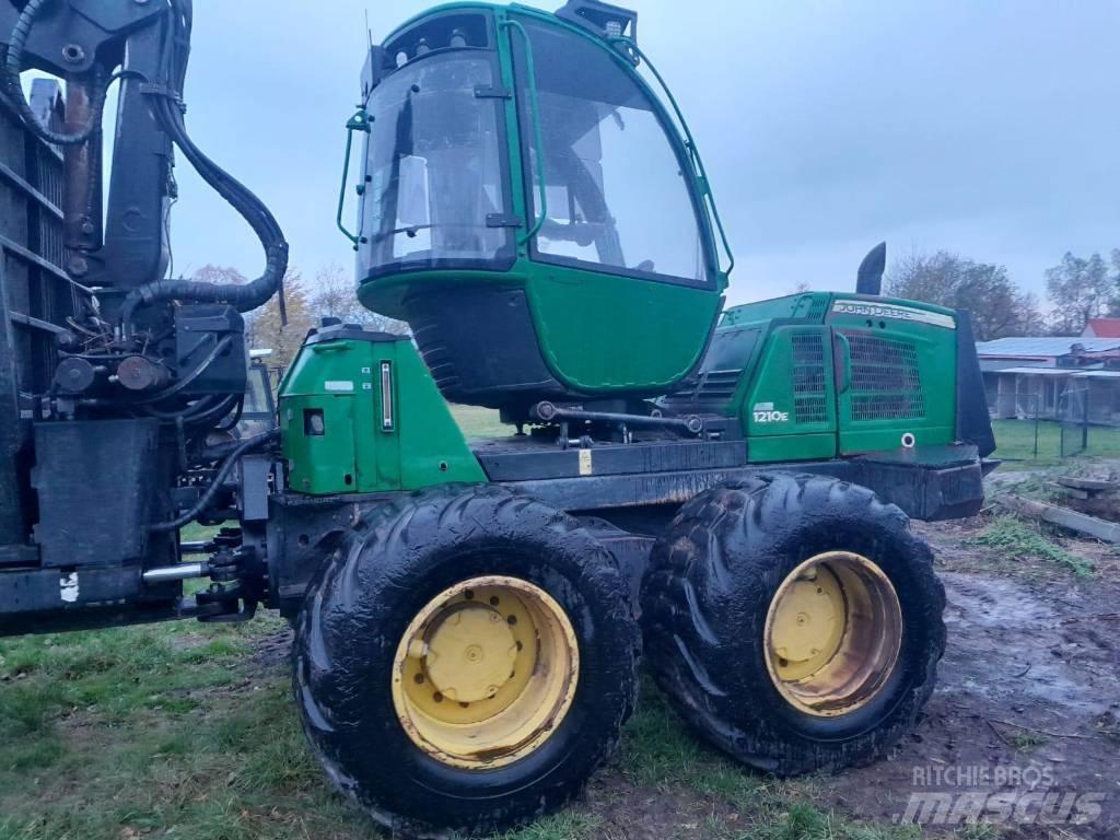 John Deere 1210 E Kihordók