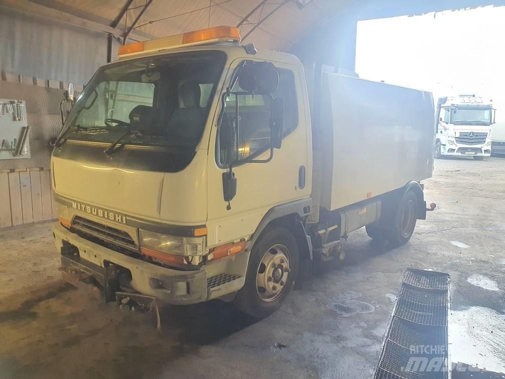 Mitsubishi Canter Úttakarító gépek