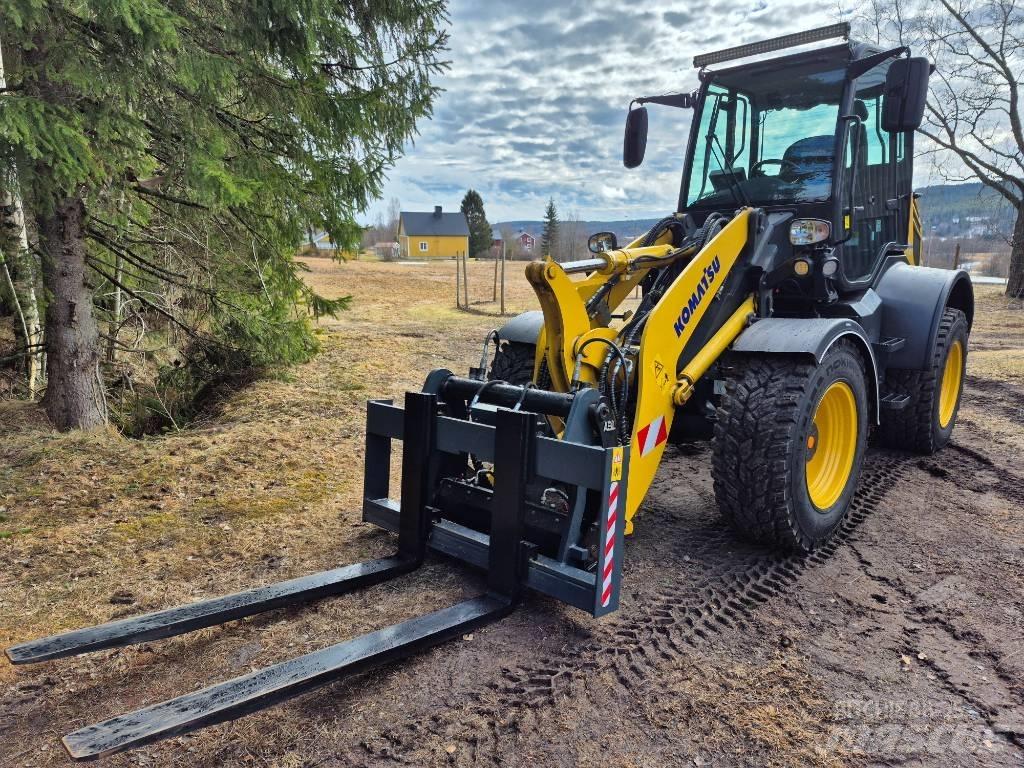 Komatsu WA 100 M Gumikerekes homlokrakodók