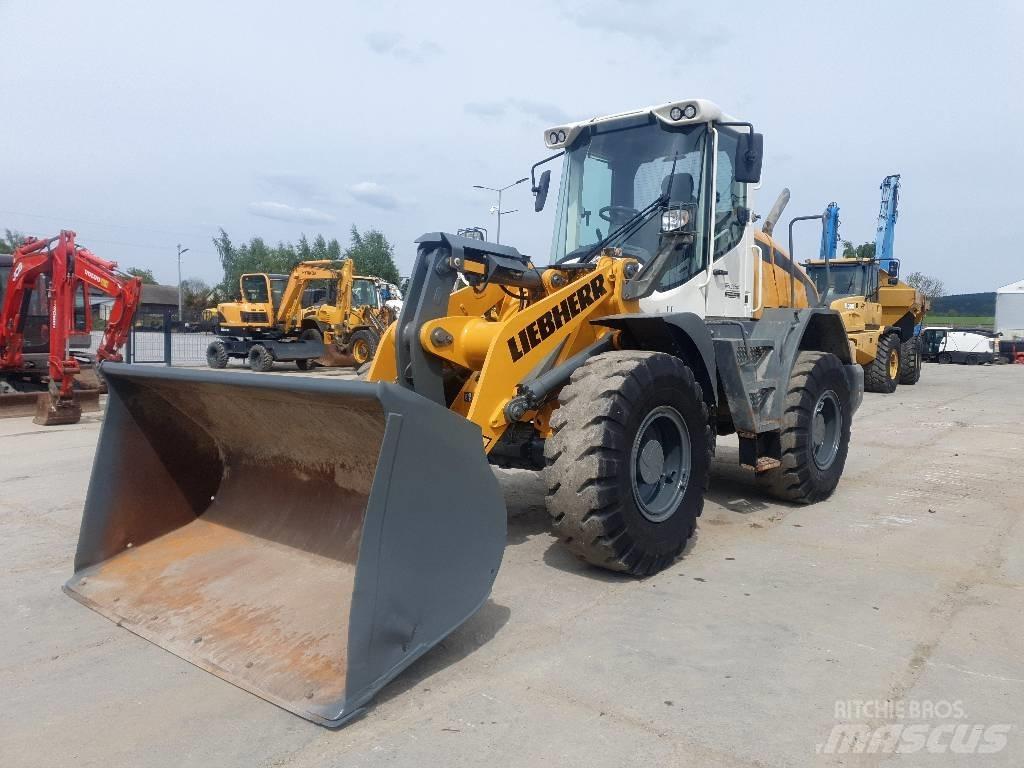 Liebherr L 524 Gumikerekes homlokrakodók