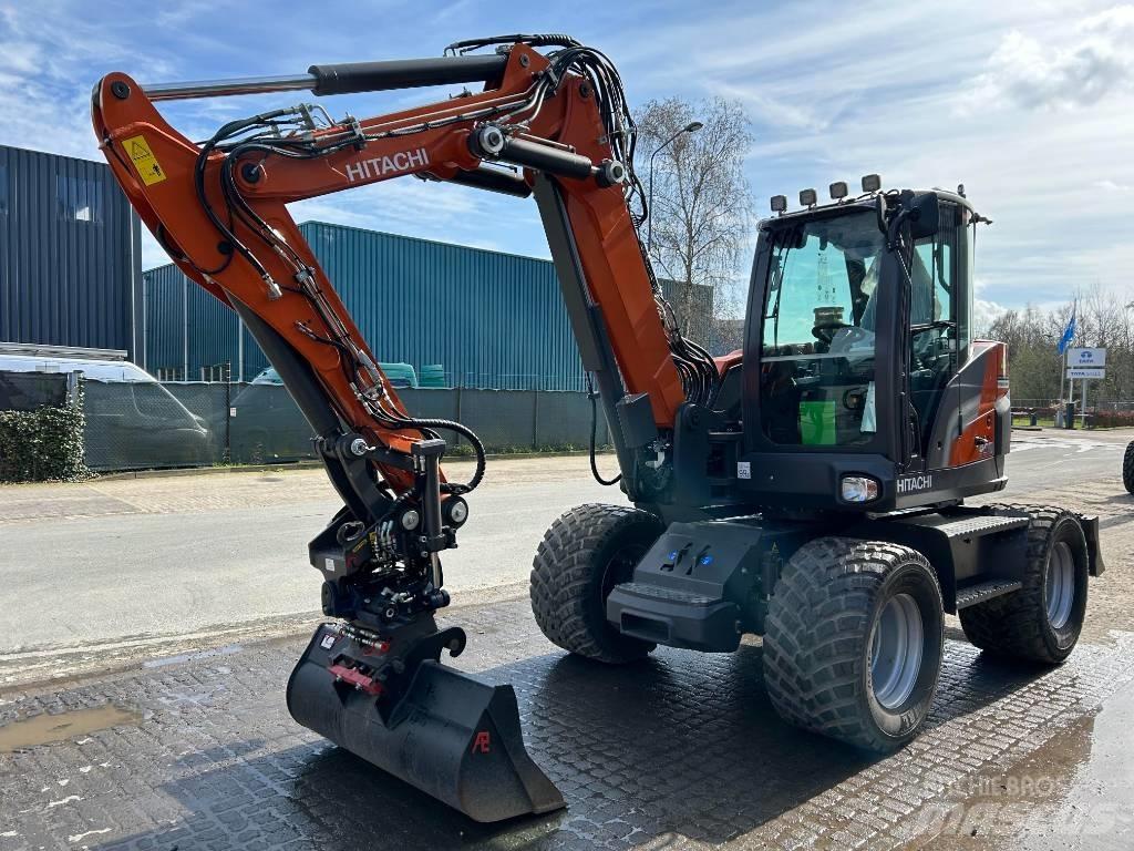 Hitachi ZX95W Gumikerekes kotrók