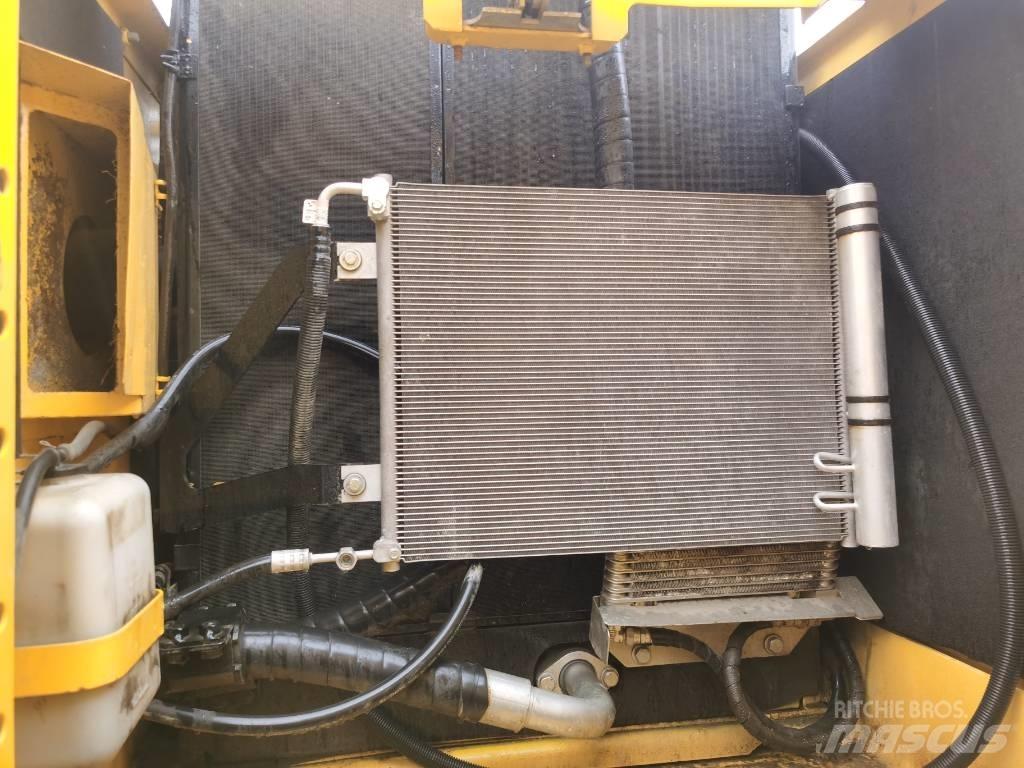 Komatsu PC 200-8 Lánctalpas kotrók