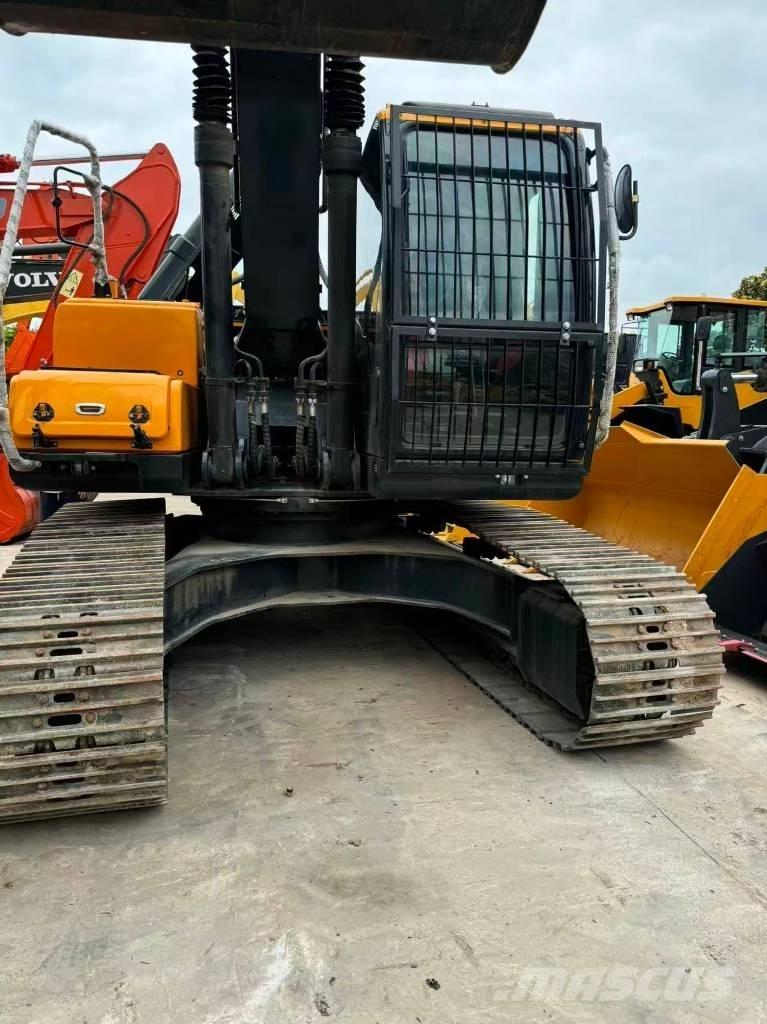 Hyundai R220LC-9S Lánctalpas kotrók