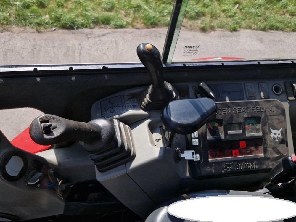 Bobcat E26 Mini kotrók < 7t