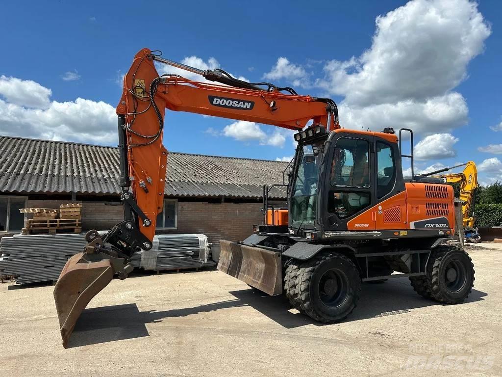 Doosan DX140W-5 Gumikerekes kotrók