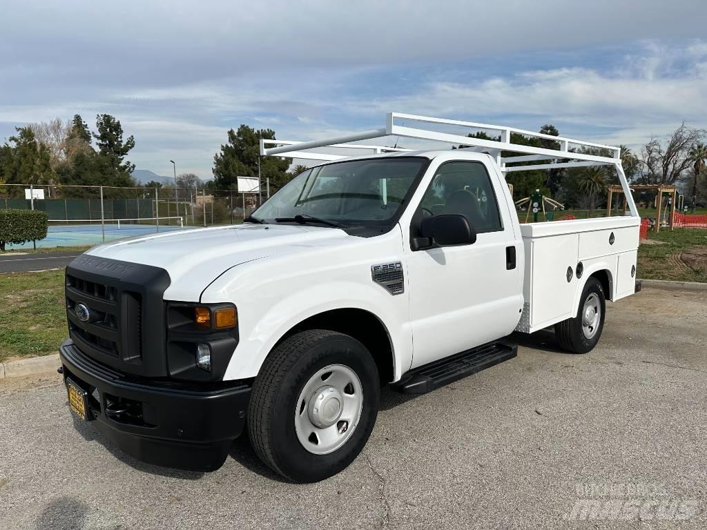 Ford F 250 SD Kis teherszállító/Platós kocsi