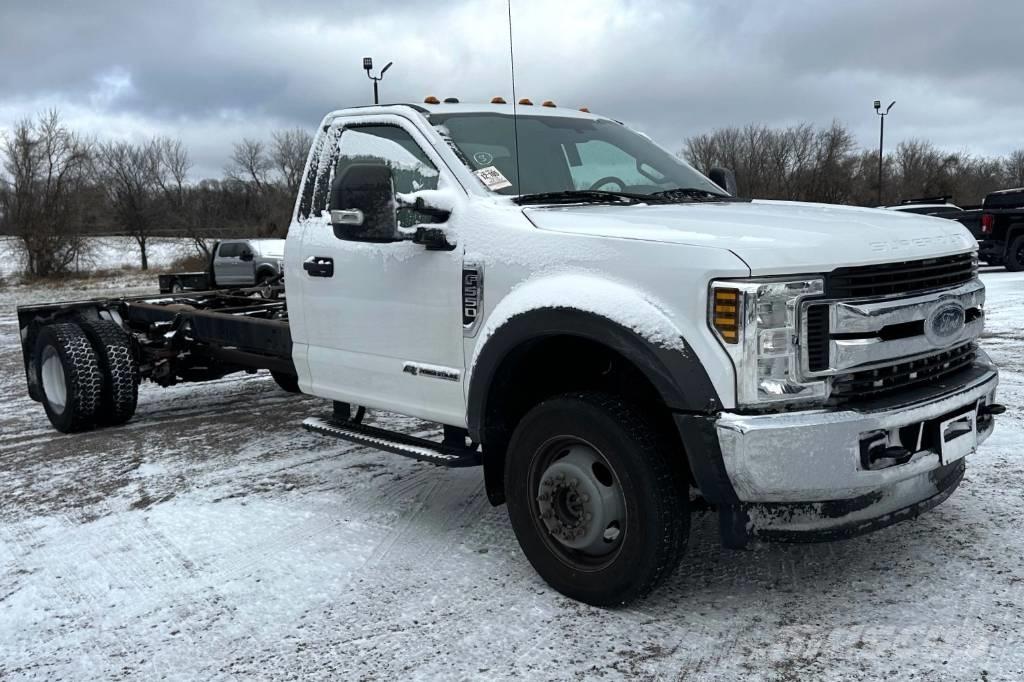 Ford F 550 XLT SD Fülkés alváz