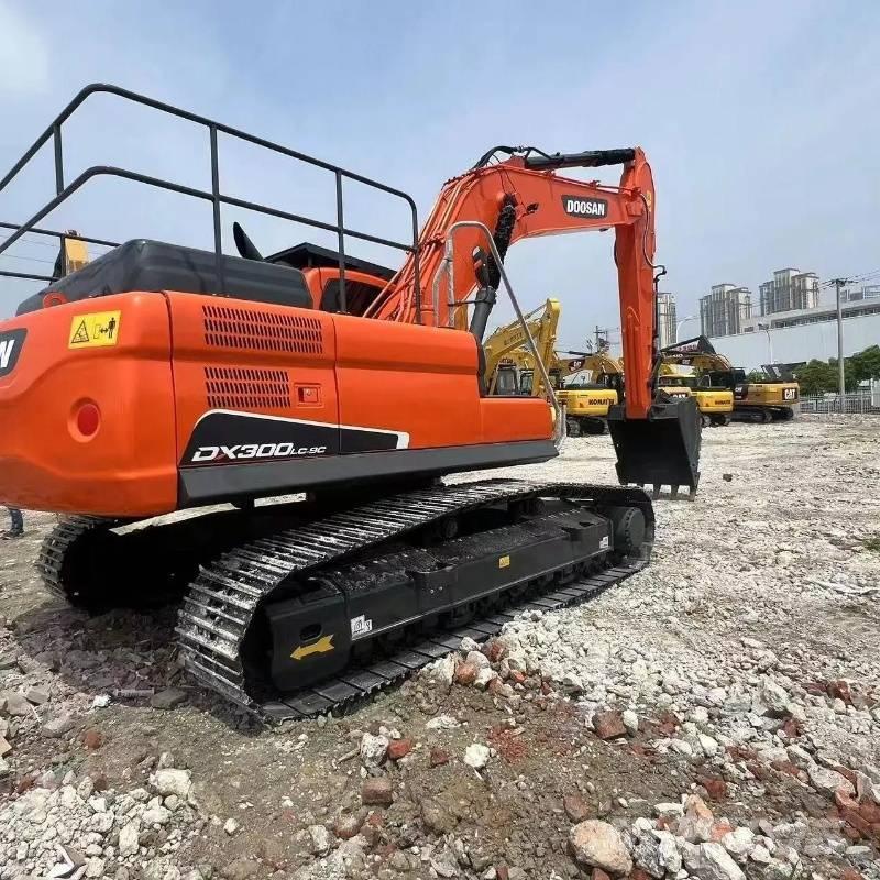 Doosan DX 300 Lánctalpas kotrók