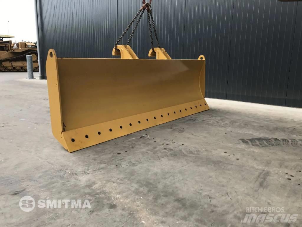 Komatsu QR Tolólapok