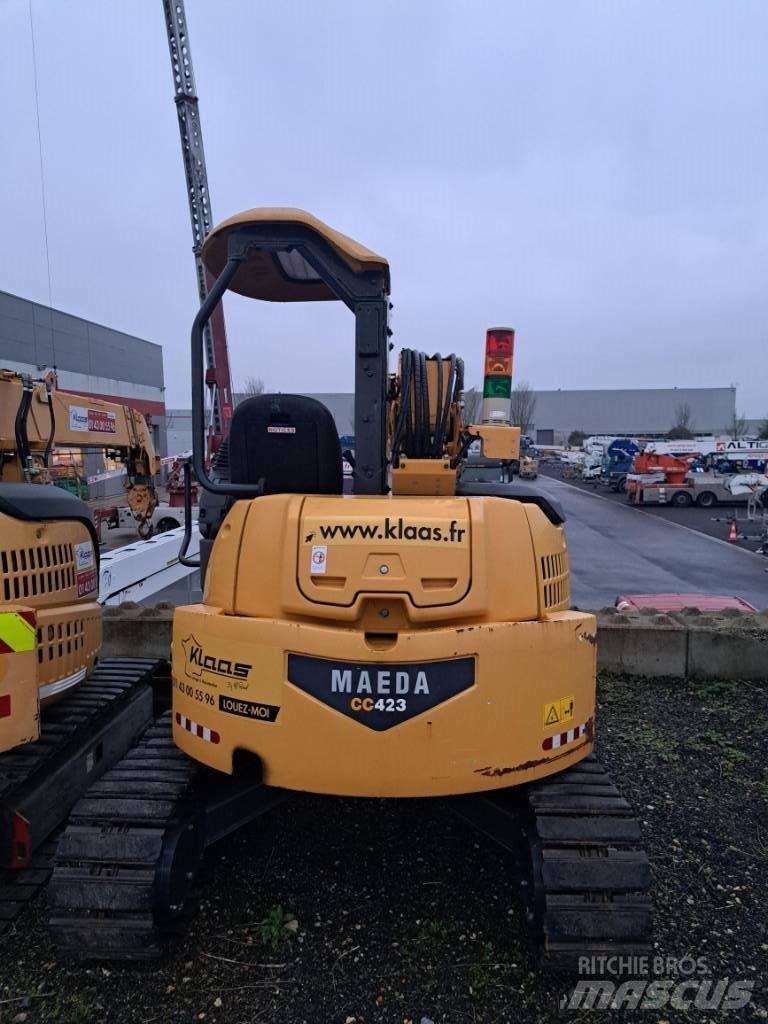 Maeda CC 423 Lánctalpas daruk