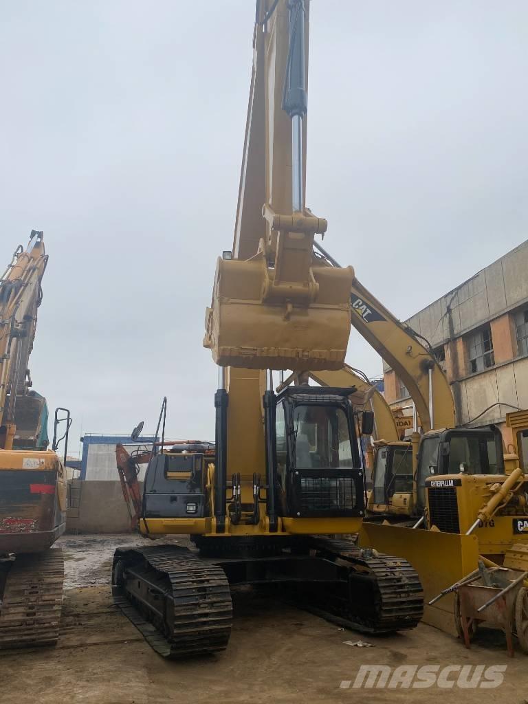 CAT 330 D Lánctalpas kotrók