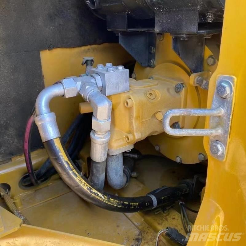 CAT 307E Lánctalpas kotrók