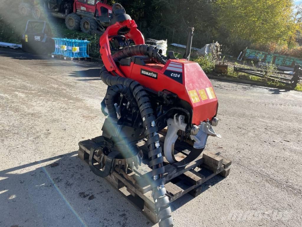 Komatsu C 124 Betakarítók