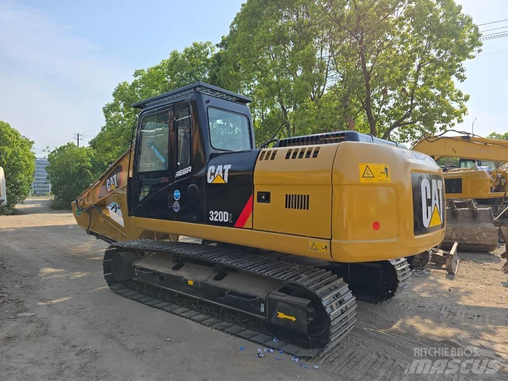 CAT 320D2 Lánctalpas kotrók