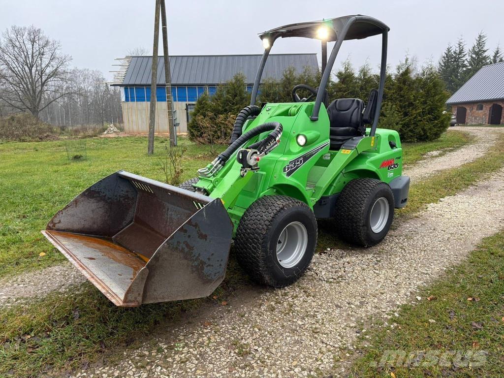 Avant 635 Gumikerekes homlokrakodók