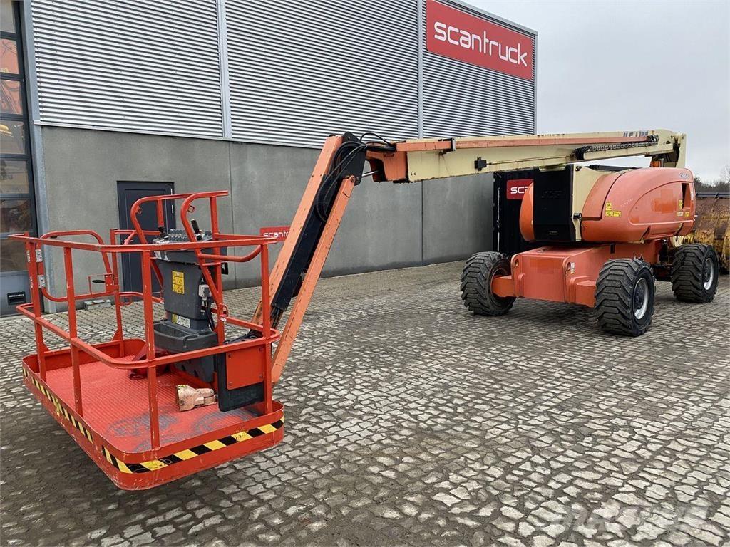 JLG 800AJ Karos emelők