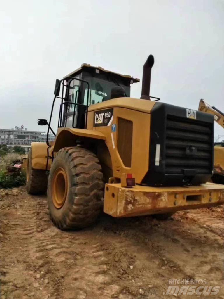 CAT 950 H Gumikerekes homlokrakodók