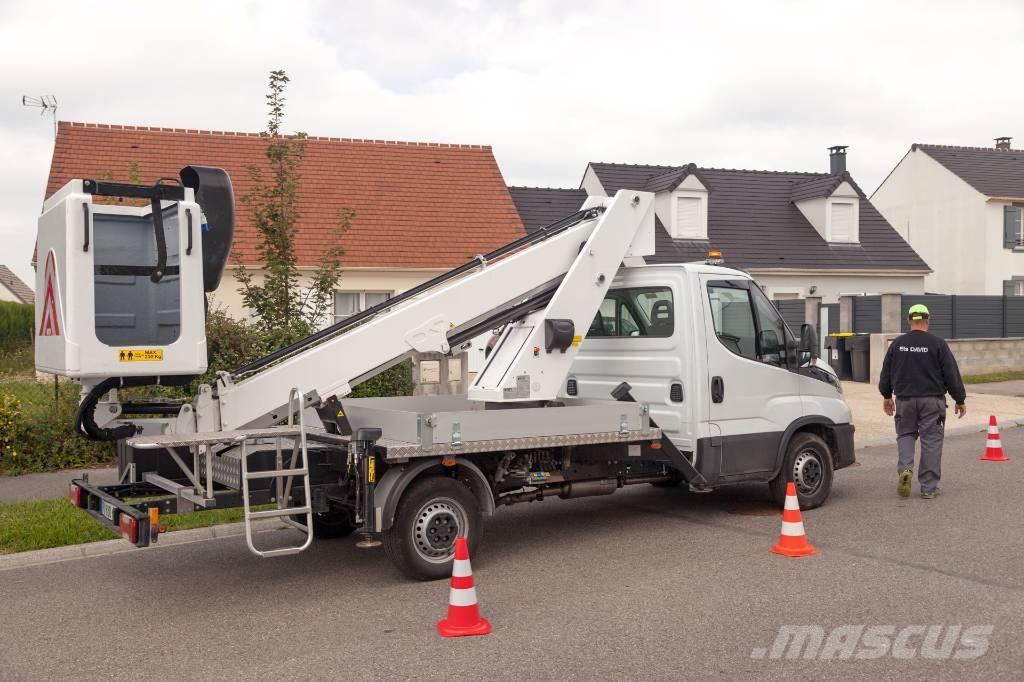 Iveco IS35SI2AA Teherautóra szerelt emelők és állványok