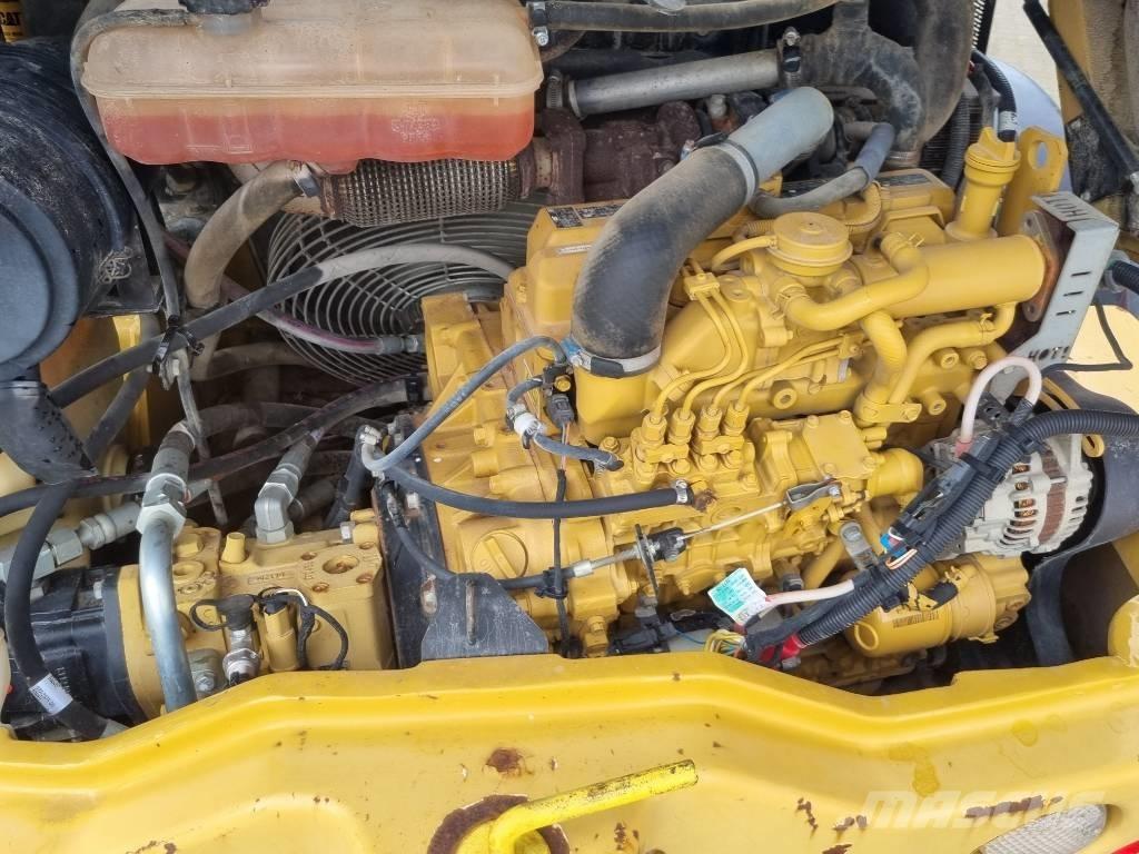 CAT 908 H 2 Gumikerekes homlokrakodók