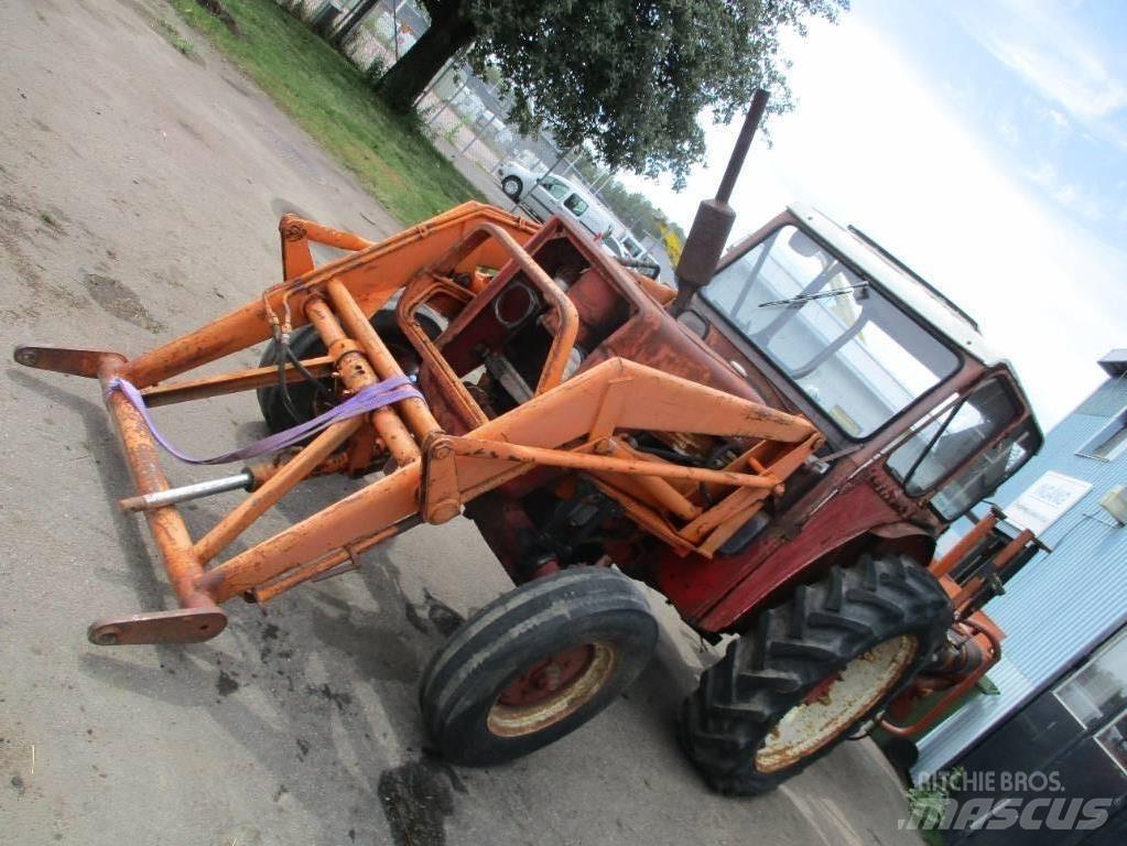 IH 523 Traktorok
