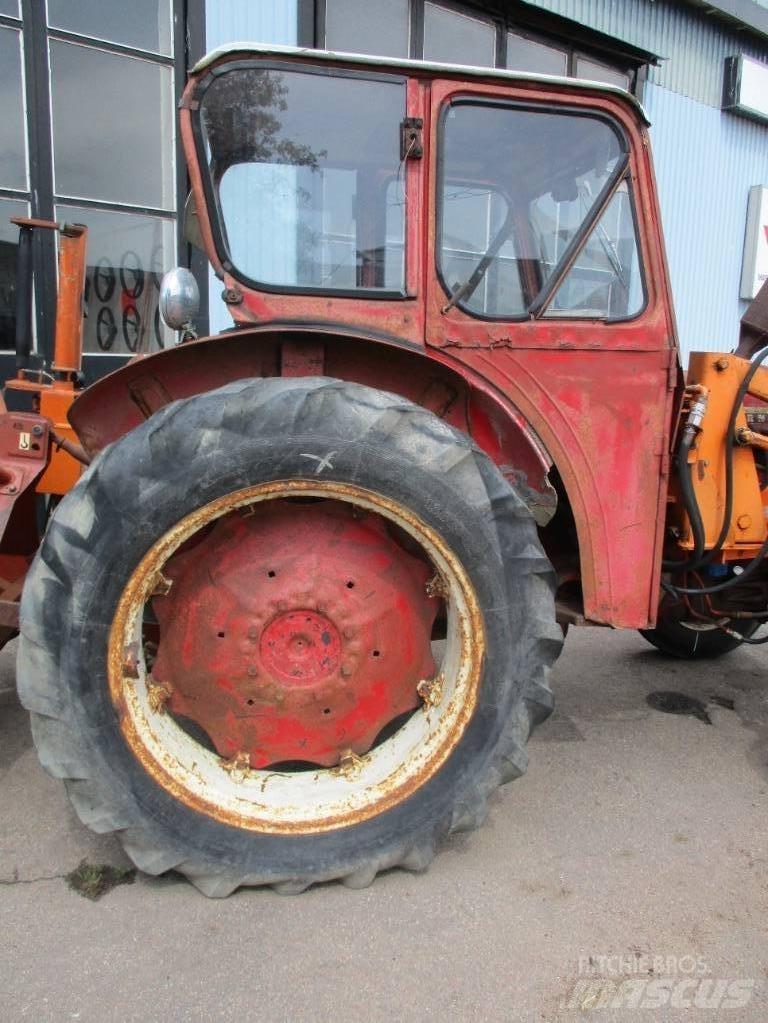 IH 523 Traktorok