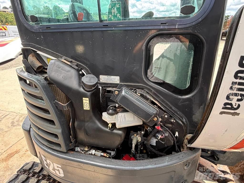 Bobcat E 25 Mini kotrók < 7t