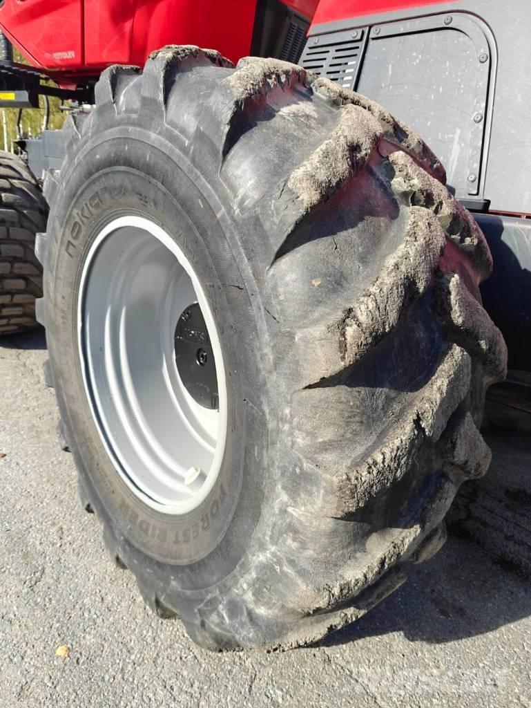 Komatsu 951 Betakarítók