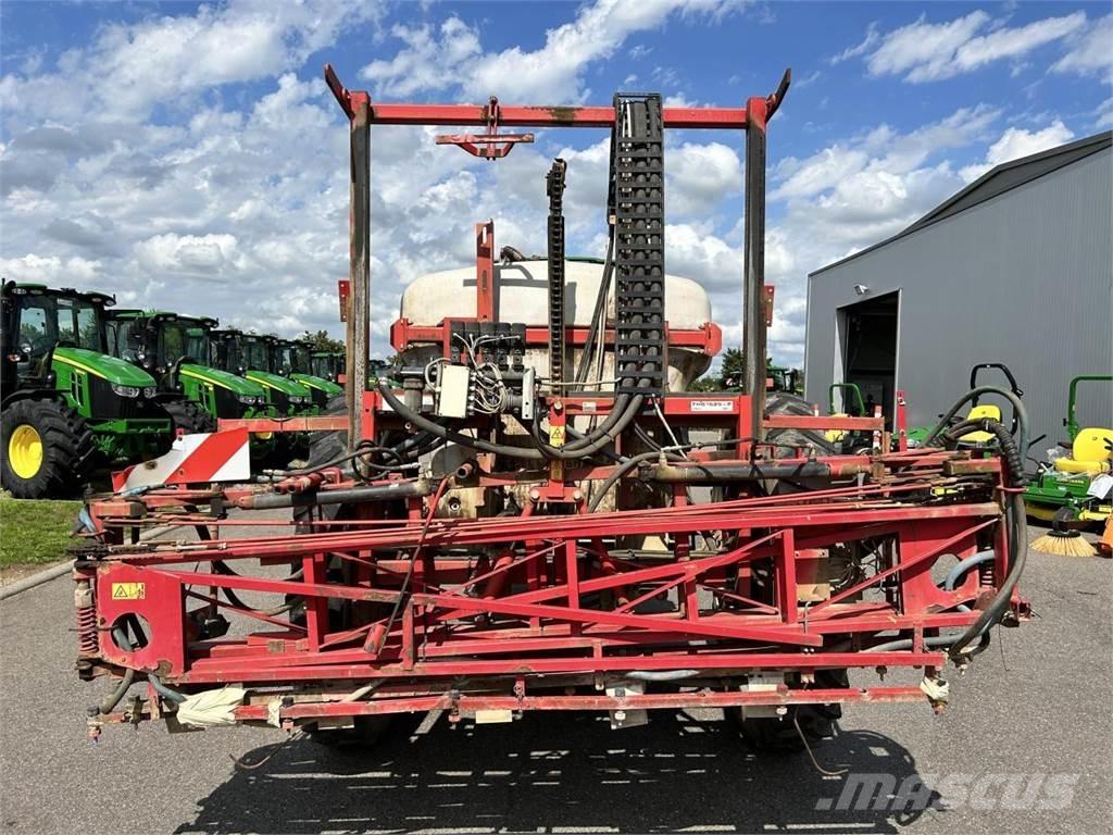 Holder IN280 Vontatott trágyaszórók