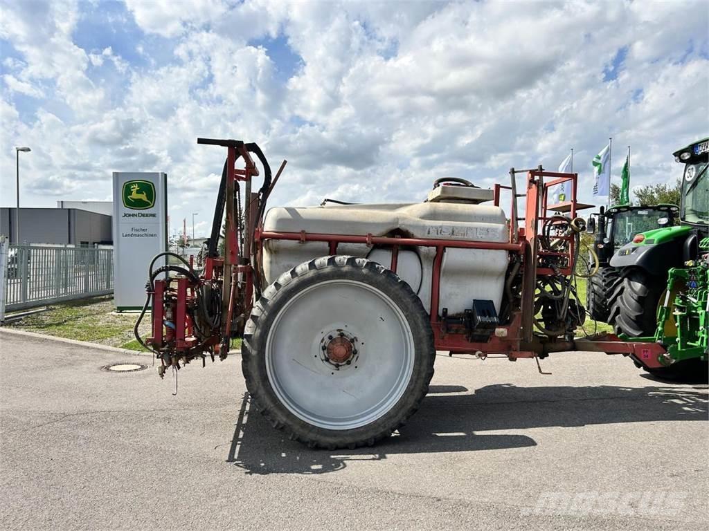 Holder IN280 Vontatott trágyaszórók