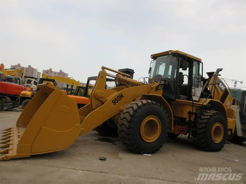 CAT 950H Gumikerekes homlokrakodók