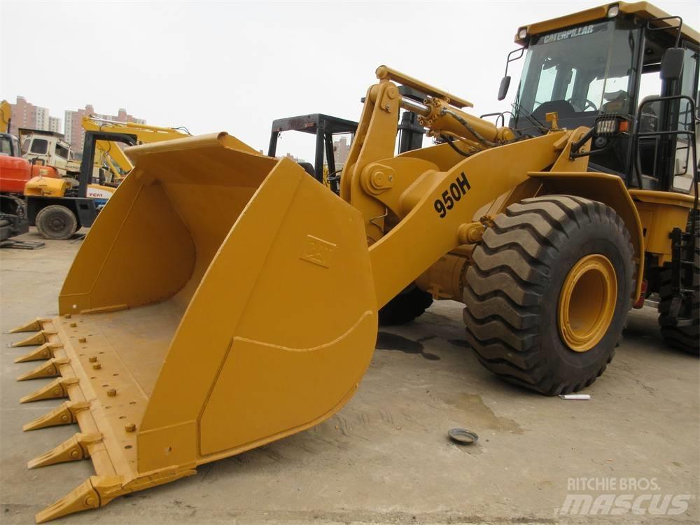 CAT 950H Gumikerekes homlokrakodók