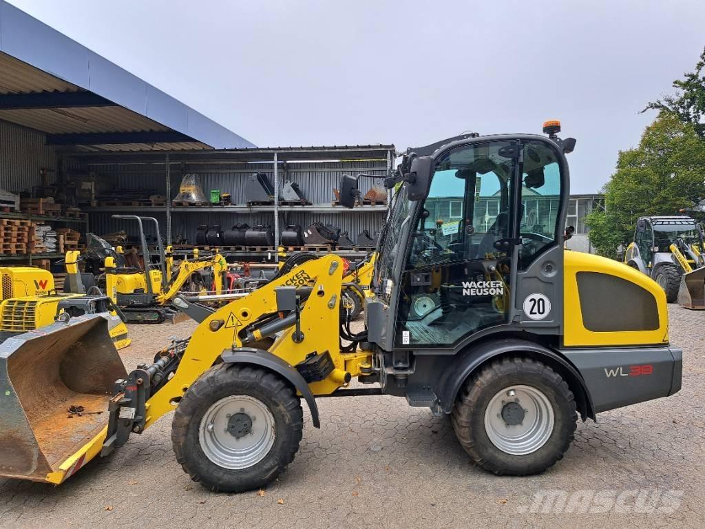 Wacker Neuson WL38 Gumikerekes homlokrakodók