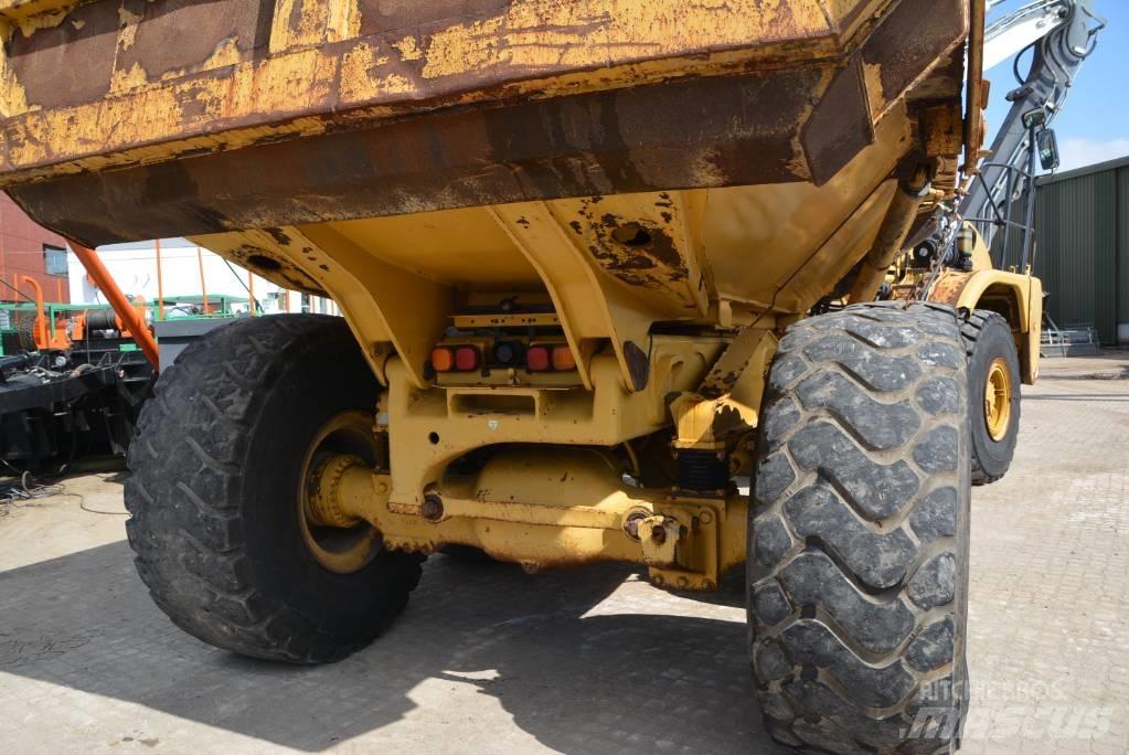 CAT 735 Csuklósdömperek