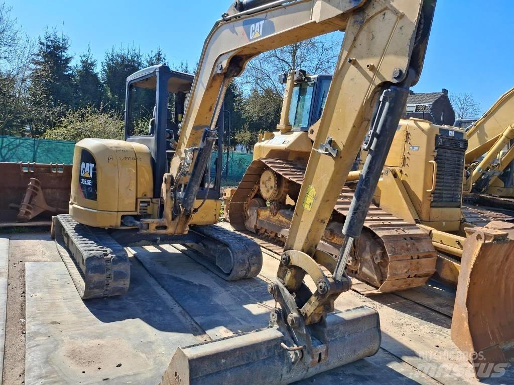 CAT 305 Mini kotrók < 7t